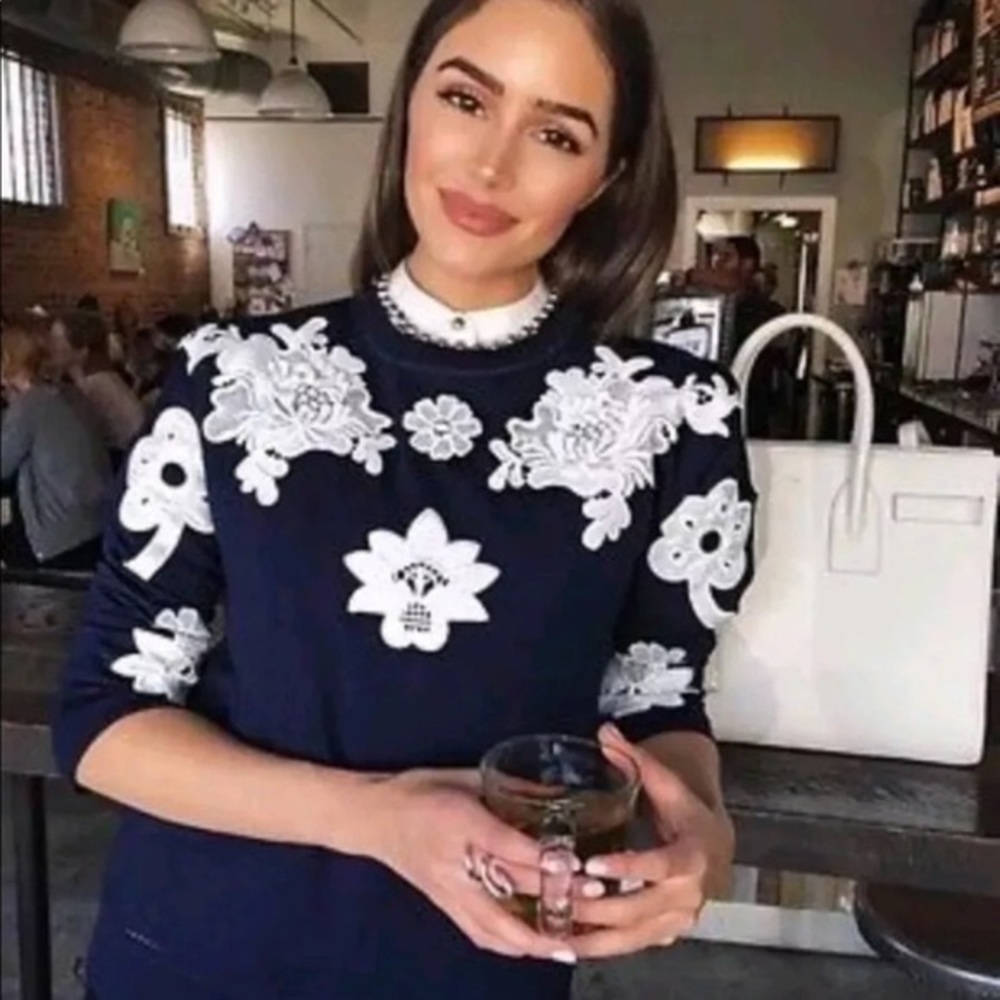 Victoria Beckham (for Target collection) small navy & white flowered sweatshirt